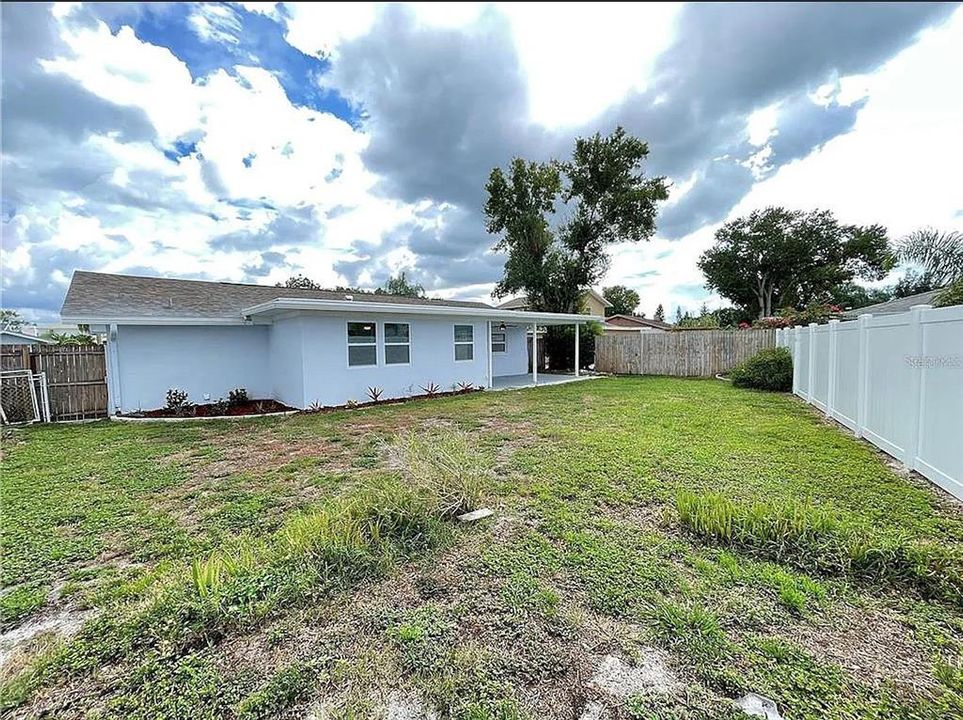 For Sale: $354,900 (3 beds, 2 baths, 1294 Square Feet)