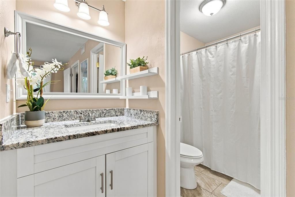 For Sale: $129,000 (1 beds, 1 baths, 593 Square Feet)