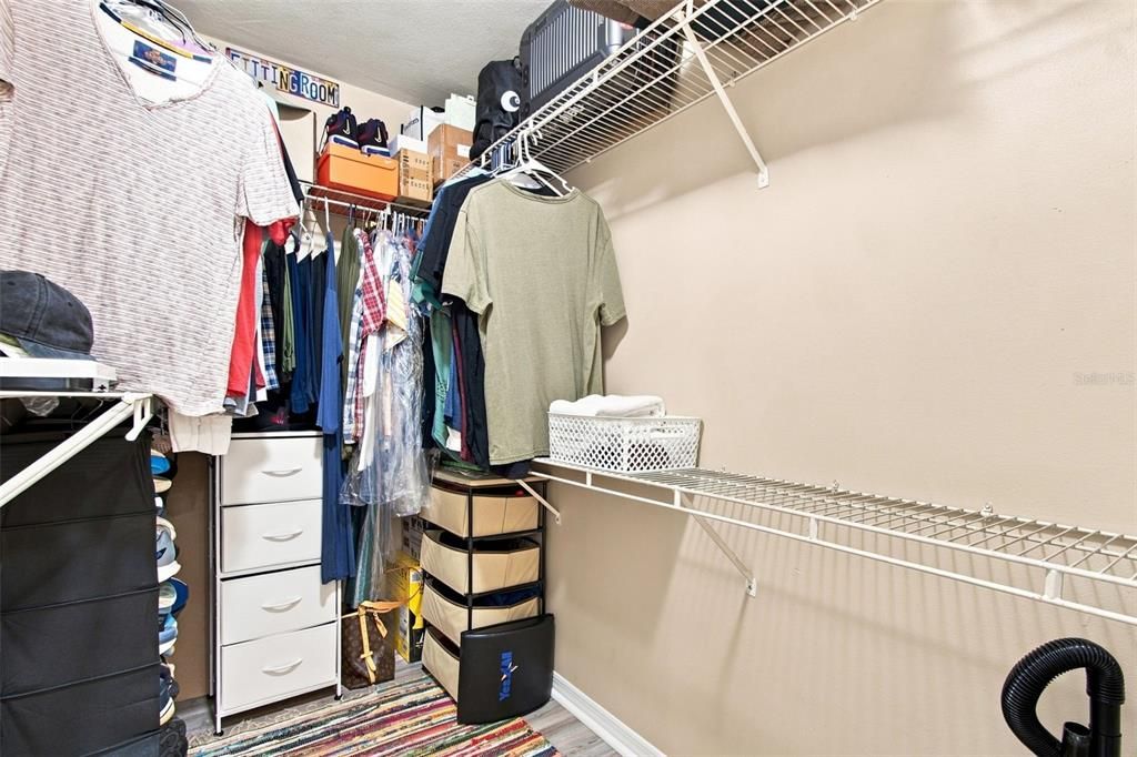 For Sale: $129,000 (1 beds, 1 baths, 593 Square Feet)