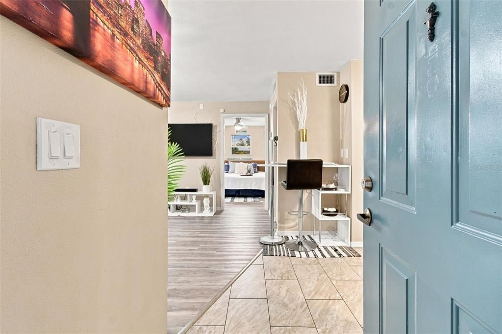 For Sale: $129,000 (1 beds, 1 baths, 593 Square Feet)