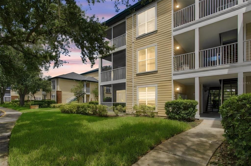 For Sale: $129,000 (1 beds, 1 baths, 593 Square Feet)