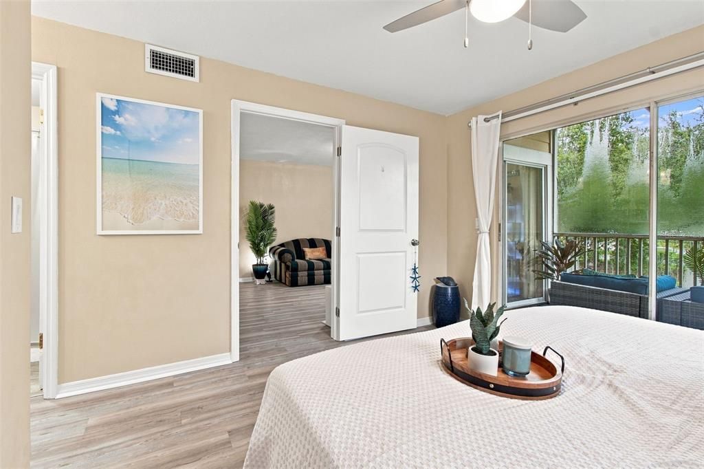 For Sale: $129,000 (1 beds, 1 baths, 593 Square Feet)