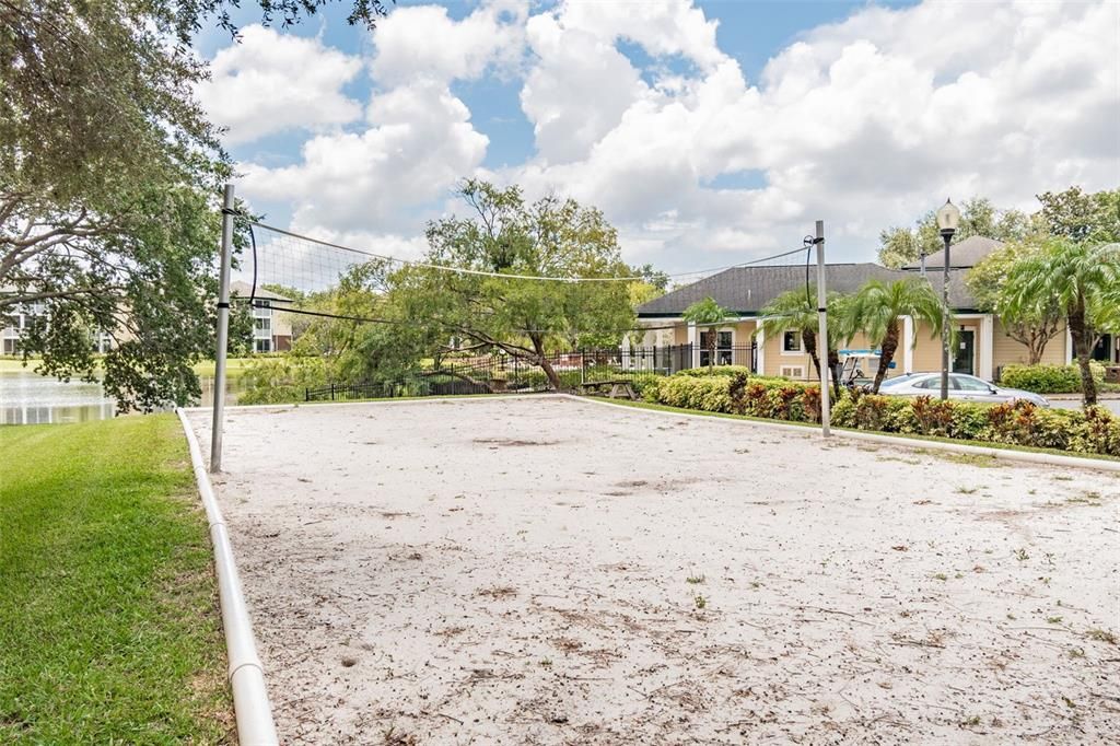 For Sale: $129,000 (1 beds, 1 baths, 593 Square Feet)