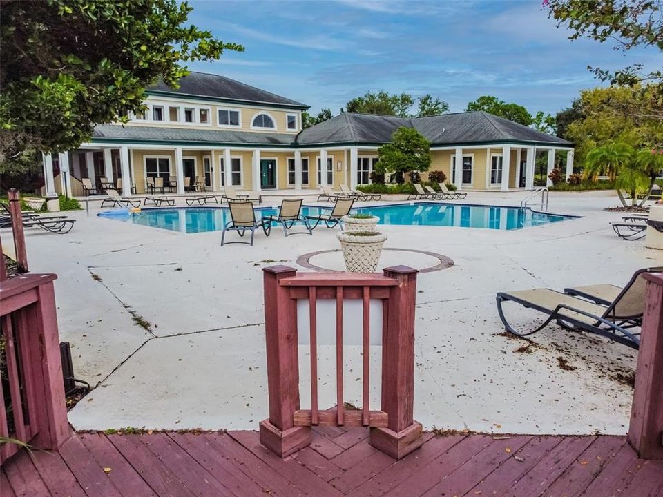 For Sale: $129,000 (1 beds, 1 baths, 593 Square Feet)