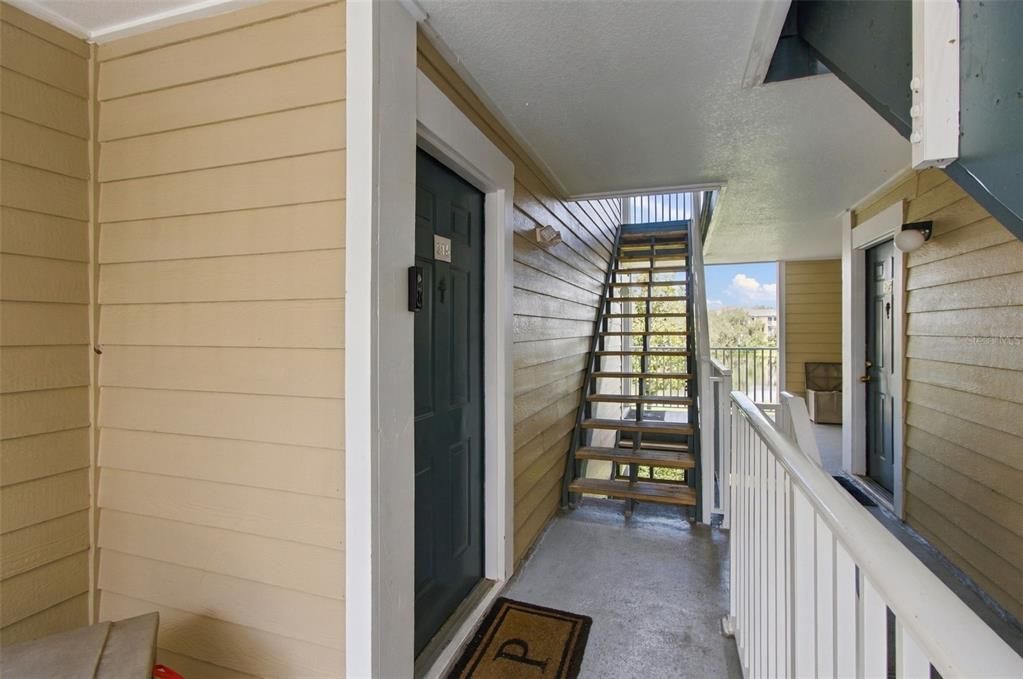 For Sale: $129,000 (1 beds, 1 baths, 593 Square Feet)