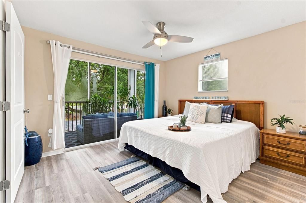 For Sale: $129,000 (1 beds, 1 baths, 593 Square Feet)