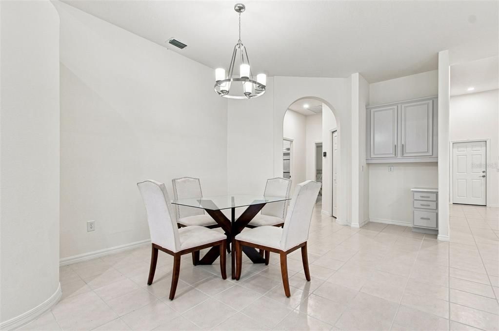En Venta: $1,275,000 (4 camas, 3 baños, 3485 Pies cuadrados)