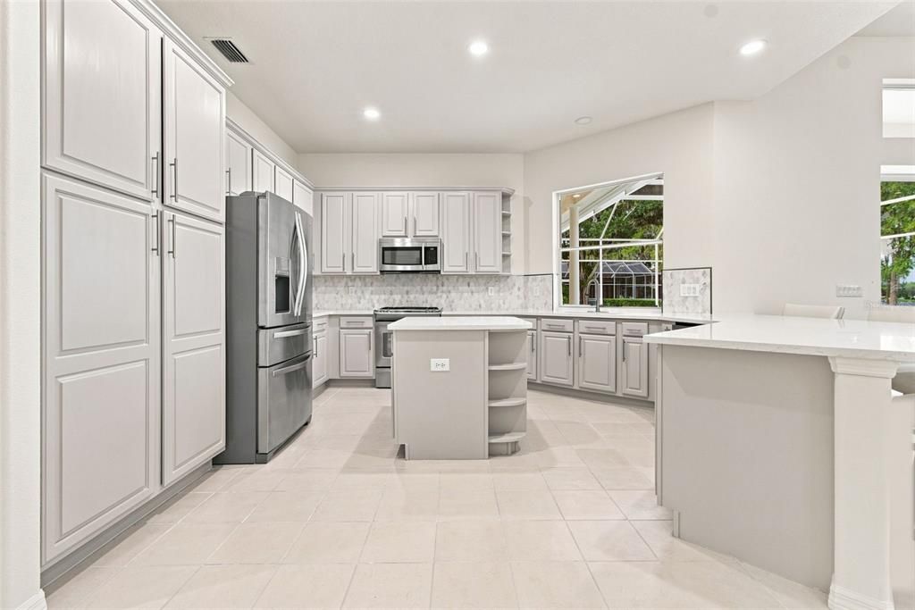 En Venta: $1,275,000 (4 camas, 3 baños, 3485 Pies cuadrados)