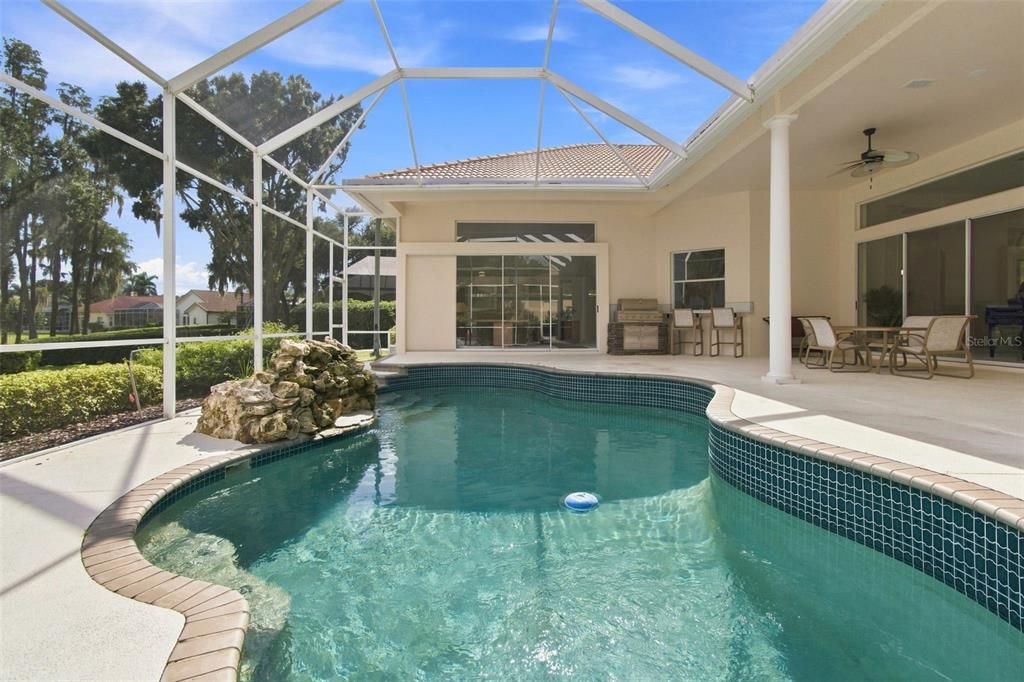 En Venta: $1,275,000 (4 camas, 3 baños, 3485 Pies cuadrados)