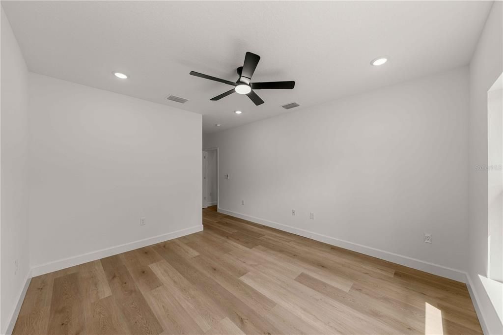 For Sale: $299,990 (3 beds, 2 baths, 1502 Square Feet)
