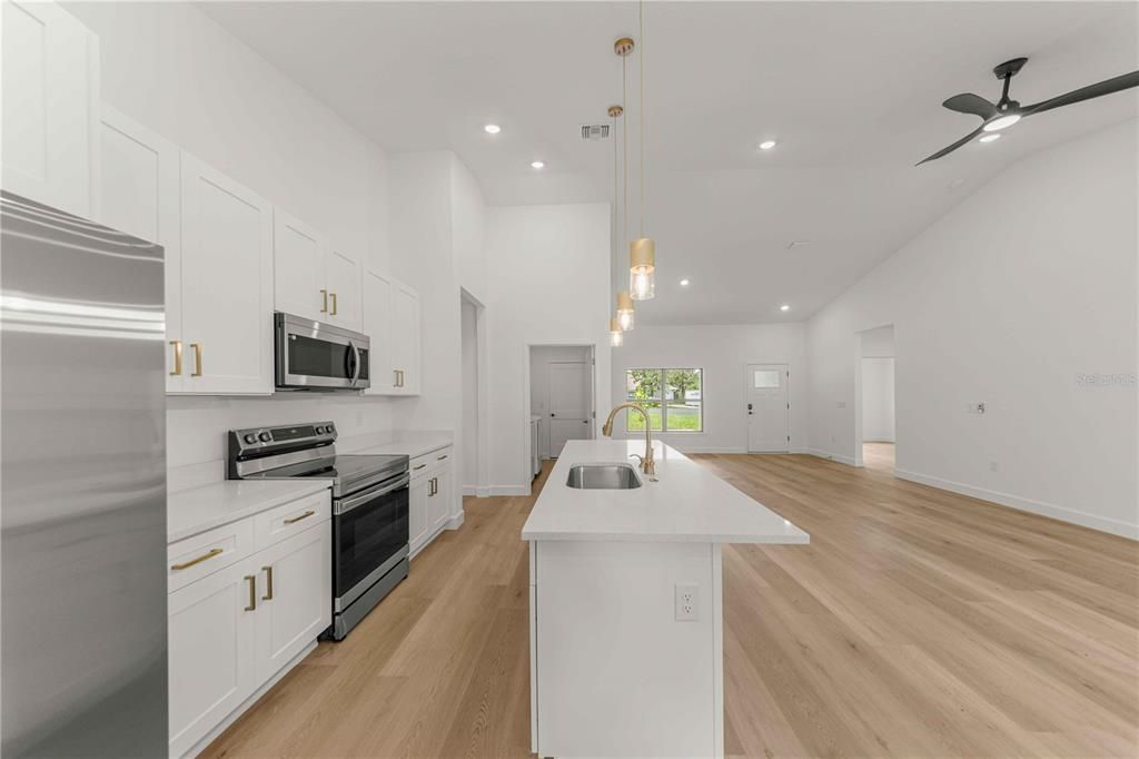 For Sale: $299,990 (3 beds, 2 baths, 1502 Square Feet)
