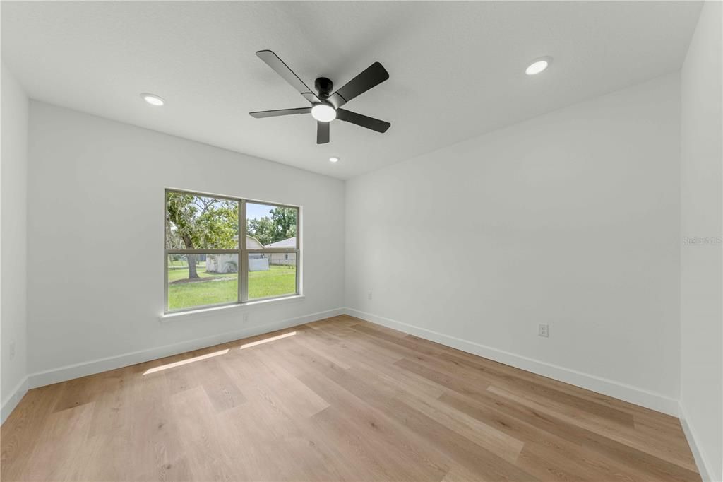 For Sale: $299,990 (3 beds, 2 baths, 1502 Square Feet)