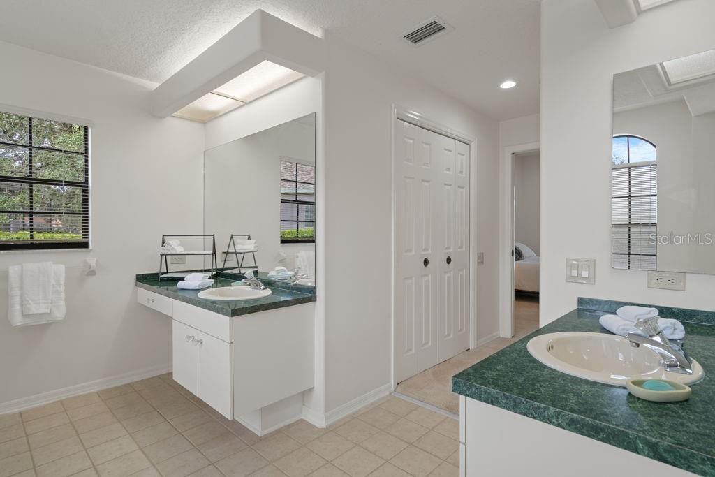 For Sale: $469,900 (3 beds, 3 baths, 2328 Square Feet)