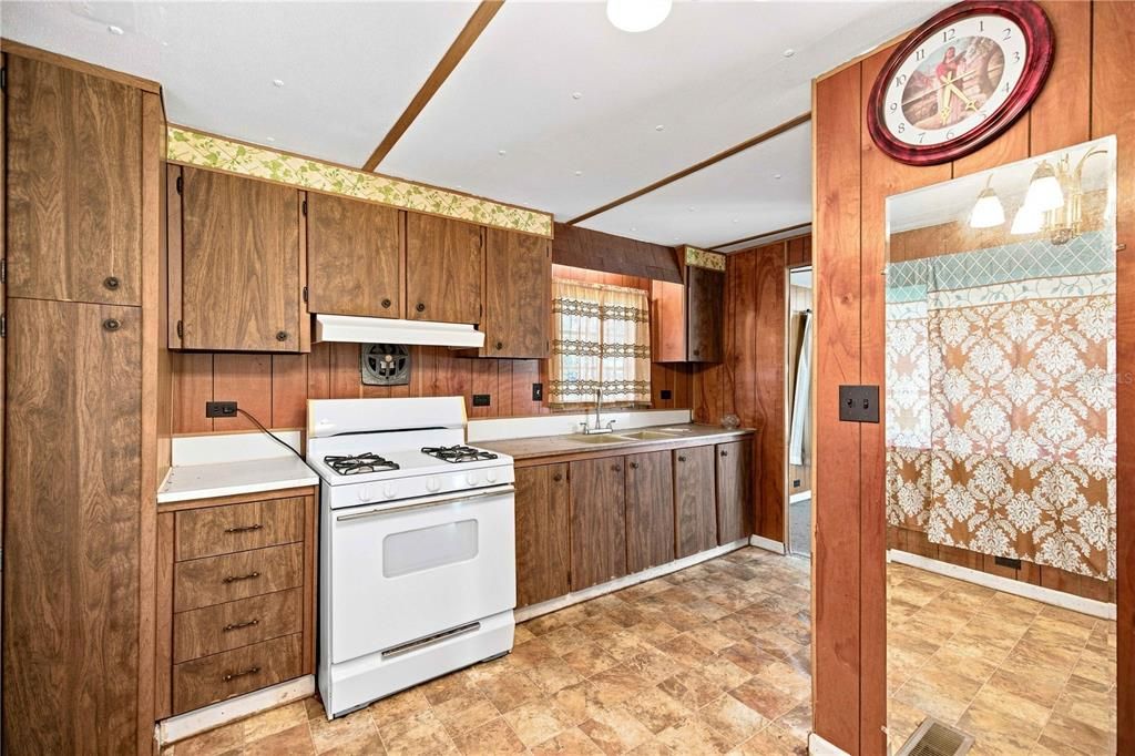 На продажу: $88,000 (3 спален, 1 ванн, 696 Квадратных фут)