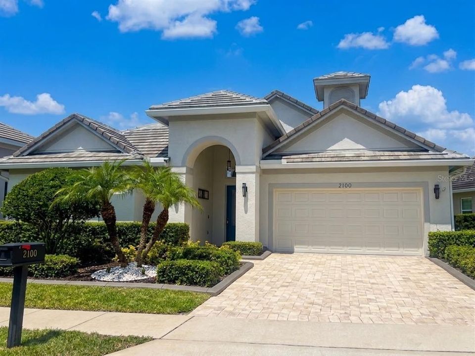 For Sale: $749,900 (4 beds, 3 baths, 2461 Square Feet)