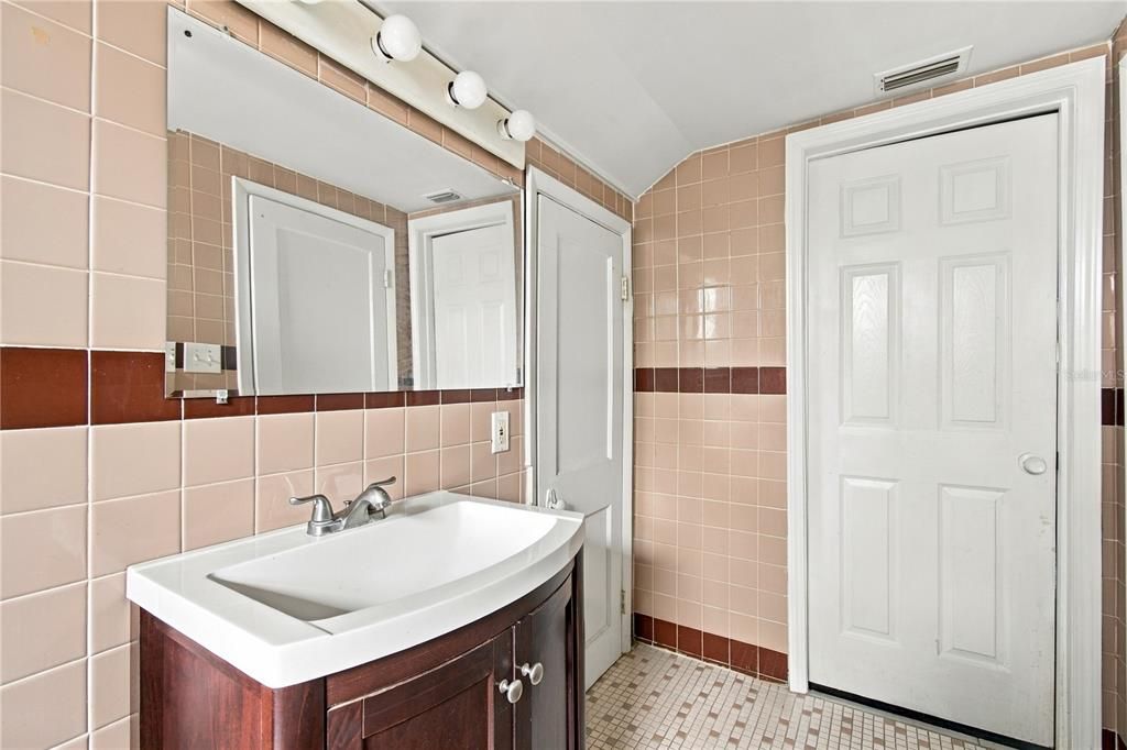 En Venta: $400,000 (3 camas, 0 baños, 1437 Pies cuadrados)