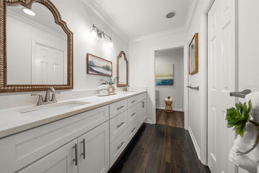 For Sale: $449,900 (2 beds, 2 baths, 1620 Square Feet)