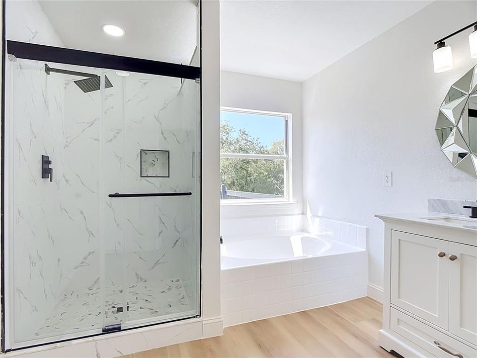 En Venta: $419,900 (4 camas, 2 baños, 2219 Pies cuadrados)