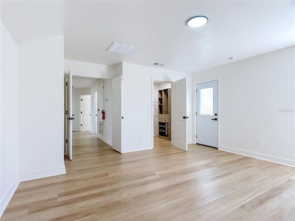 En Venta: $419,900 (4 camas, 2 baños, 2219 Pies cuadrados)