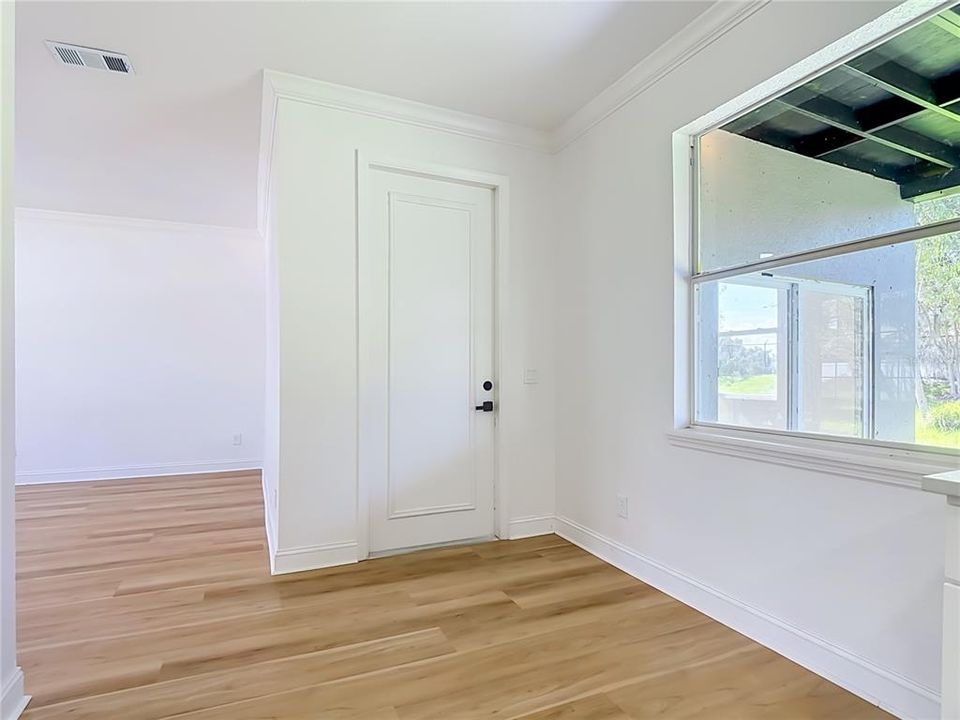 En Venta: $419,900 (4 camas, 2 baños, 2219 Pies cuadrados)