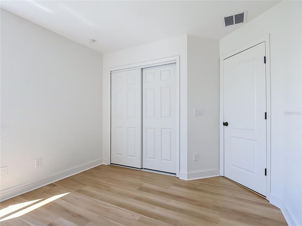 En Venta: $419,900 (4 camas, 2 baños, 2219 Pies cuadrados)