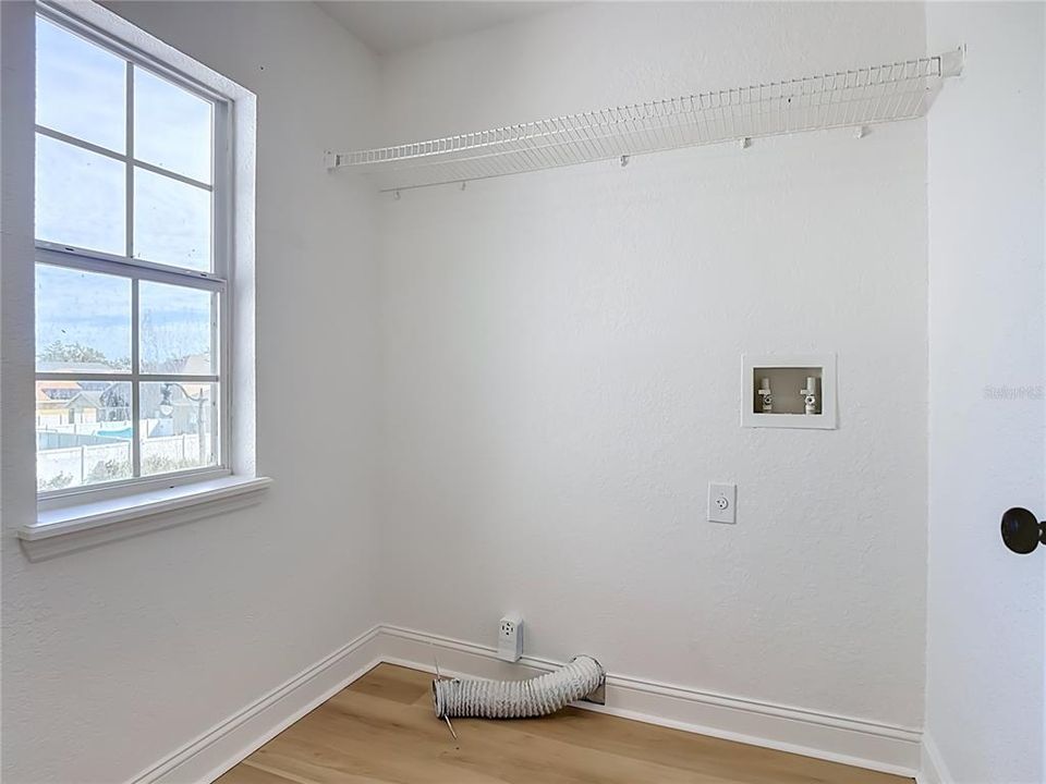 En Venta: $419,900 (4 camas, 2 baños, 2219 Pies cuadrados)