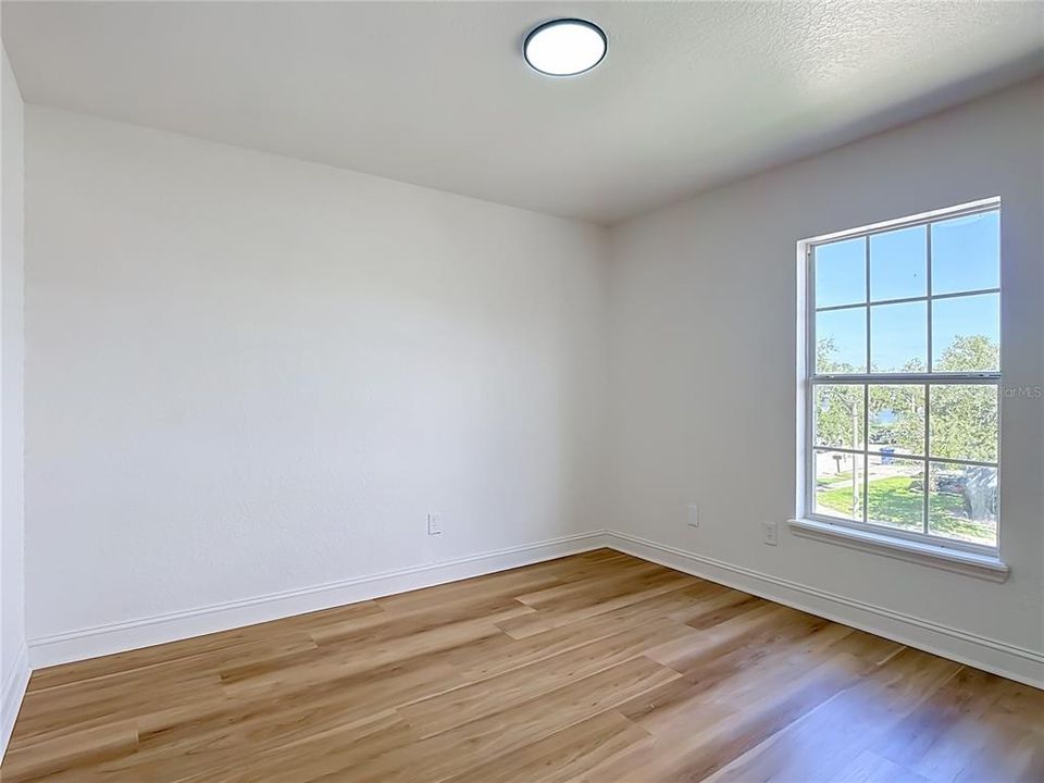 En Venta: $419,900 (4 camas, 2 baños, 2219 Pies cuadrados)