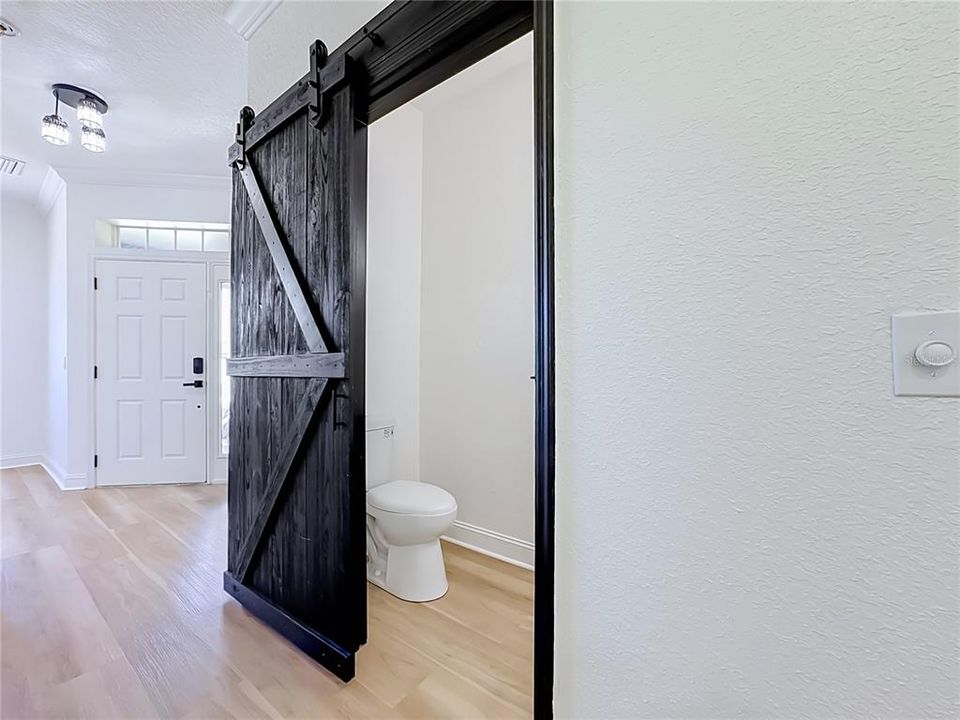 En Venta: $419,900 (4 camas, 2 baños, 2219 Pies cuadrados)