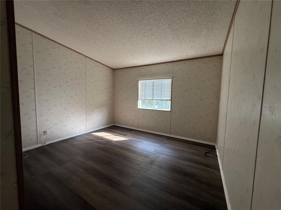For Sale: $189,900 (2 beds, 2 baths, 1248 Square Feet)