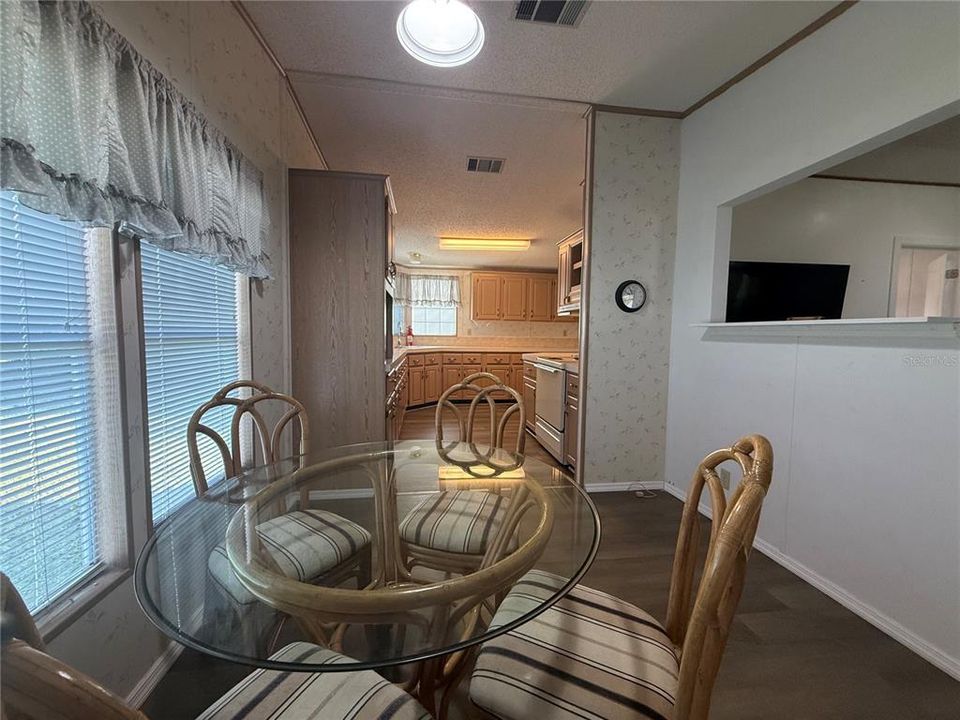 For Sale: $189,900 (2 beds, 2 baths, 1248 Square Feet)