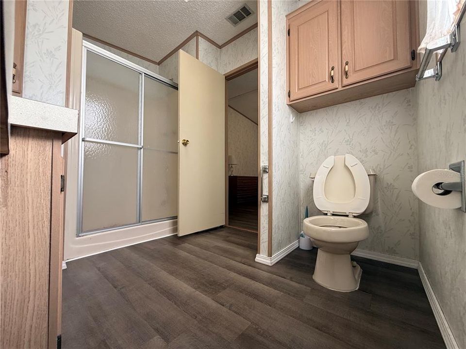 For Sale: $189,900 (2 beds, 2 baths, 1248 Square Feet)