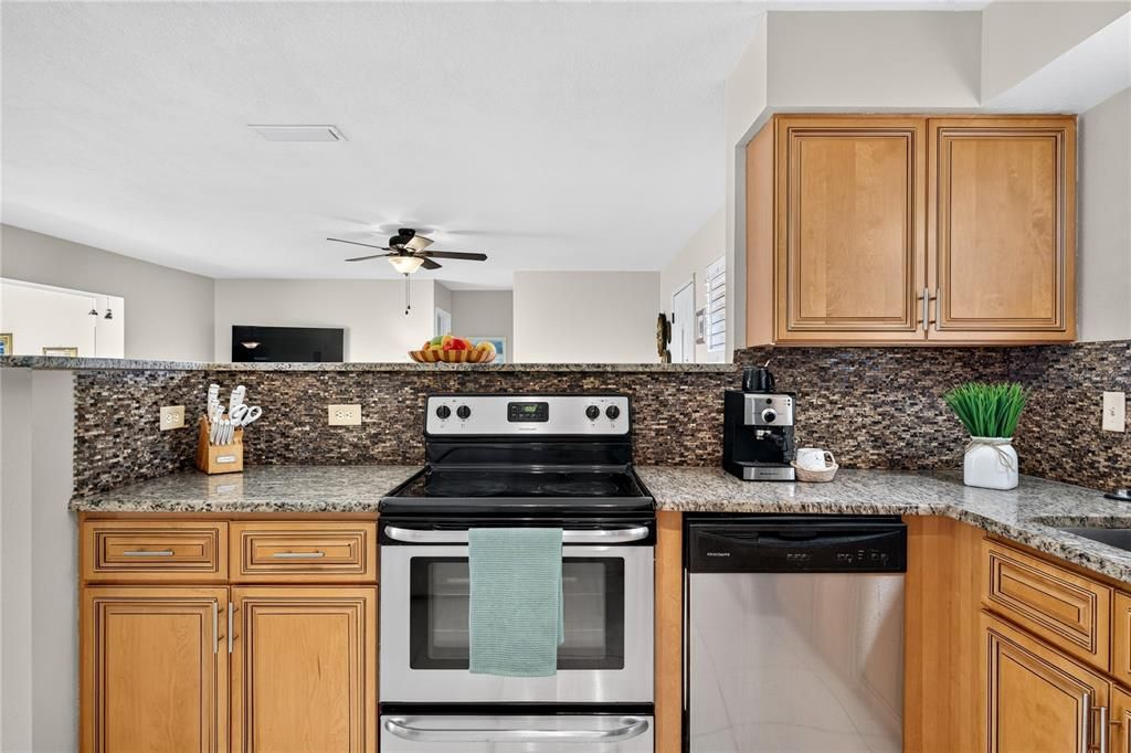 For Sale: $449,000 (2 beds, 2 baths, 1464 Square Feet)