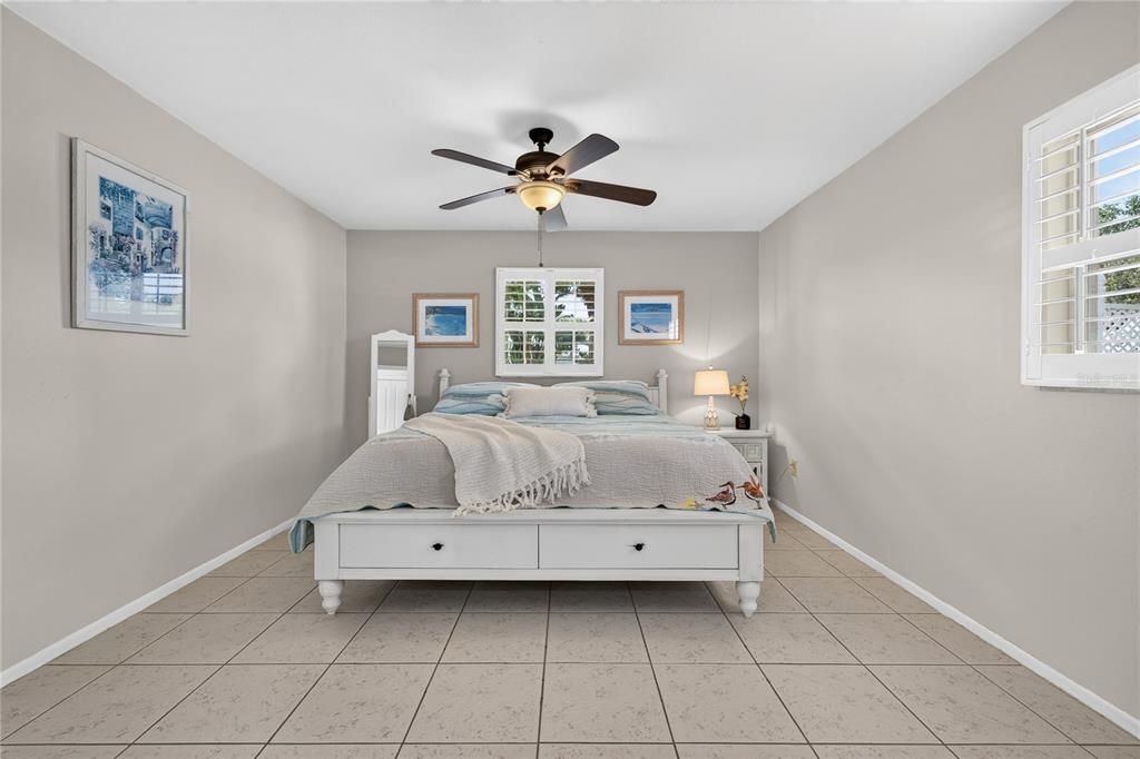 For Sale: $449,000 (2 beds, 2 baths, 1464 Square Feet)