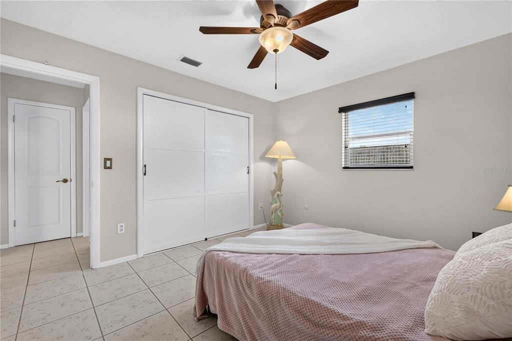 For Sale: $449,000 (2 beds, 2 baths, 1464 Square Feet)