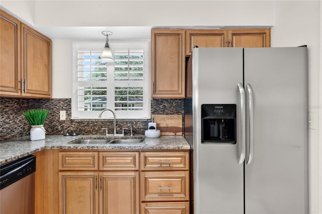 For Sale: $449,000 (2 beds, 2 baths, 1464 Square Feet)