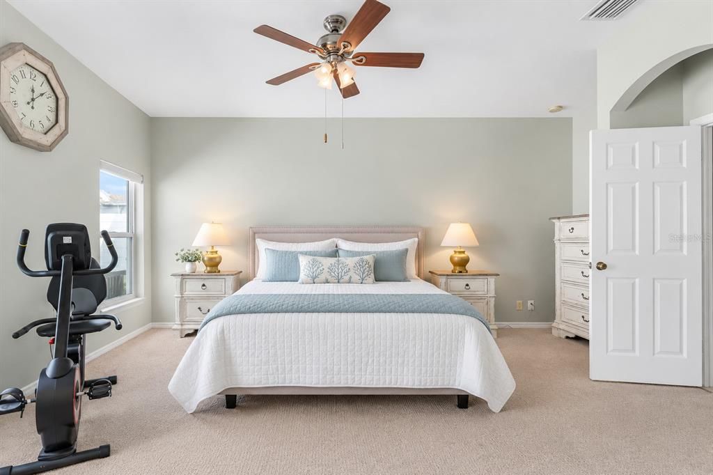 For Sale: $369,900 (3 beds, 2 baths, 1926 Square Feet)