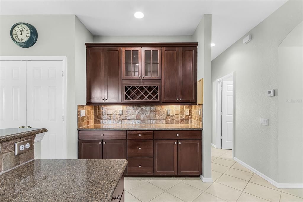 For Sale: $369,900 (3 beds, 2 baths, 1926 Square Feet)