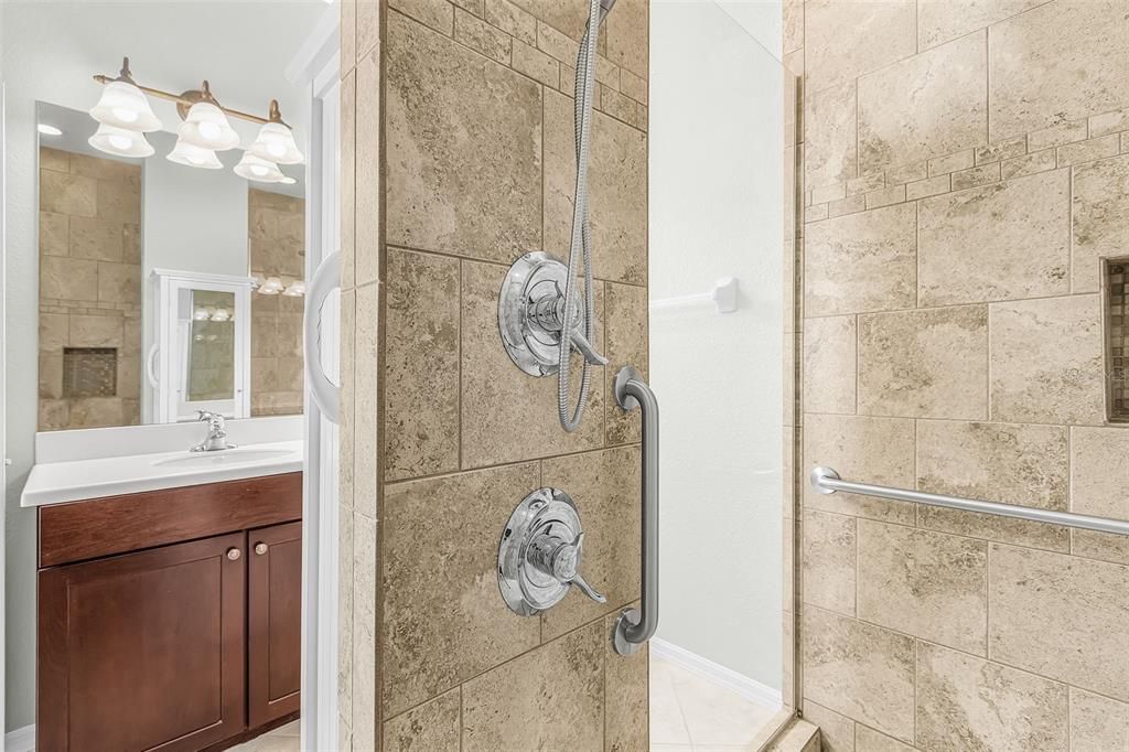 For Sale: $369,900 (3 beds, 2 baths, 1926 Square Feet)