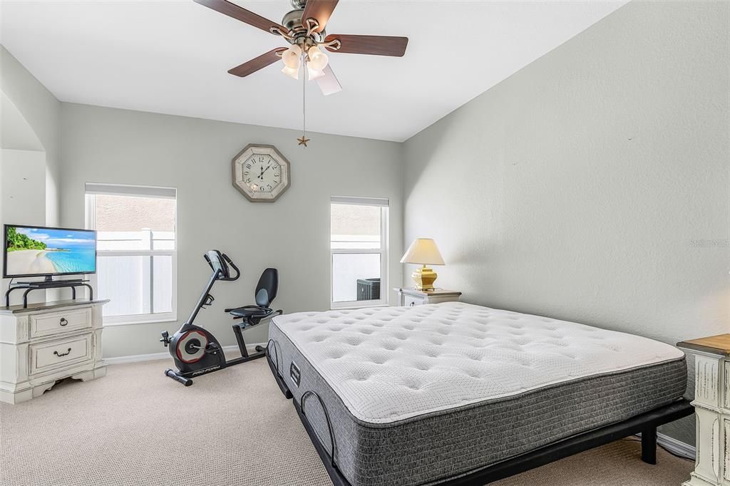 For Sale: $369,900 (3 beds, 2 baths, 1926 Square Feet)