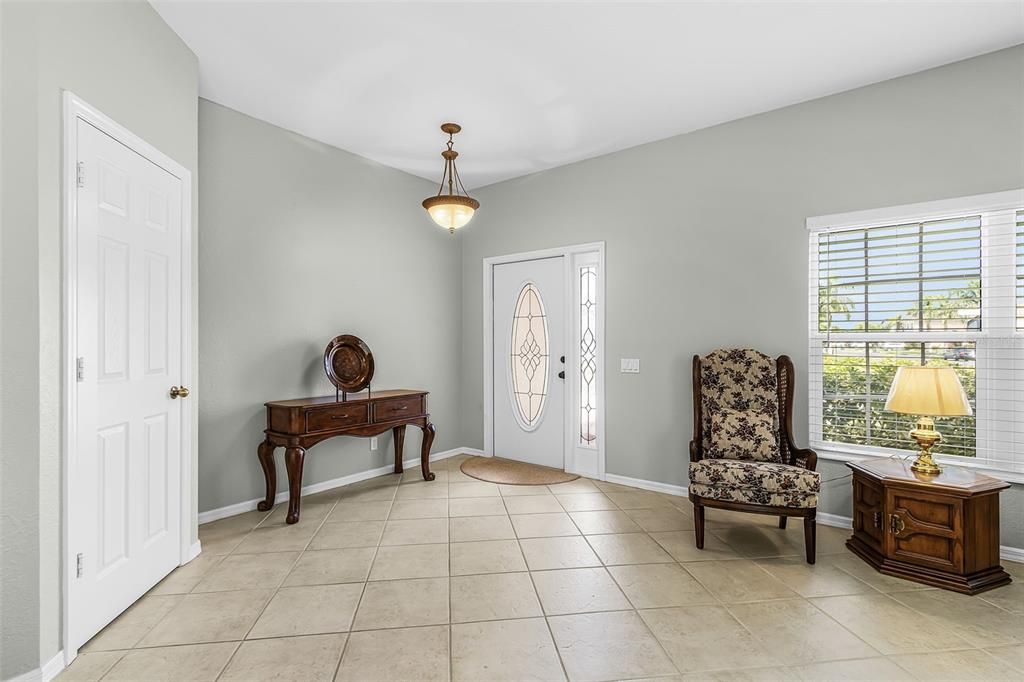 For Sale: $369,900 (3 beds, 2 baths, 1926 Square Feet)