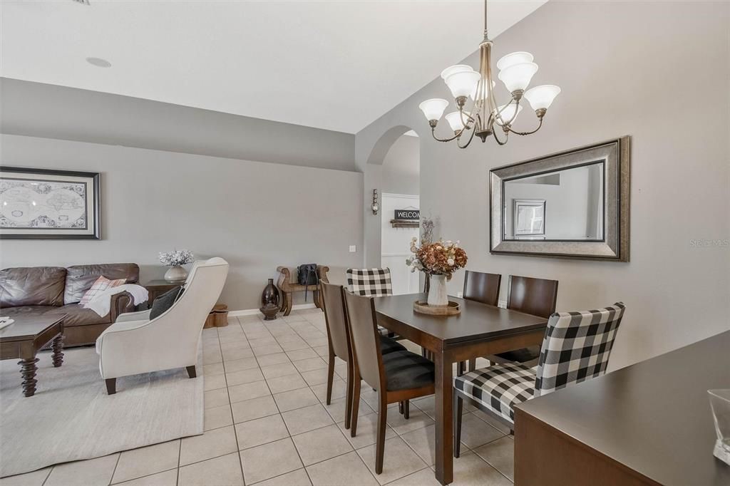 En Venta: $439,900 (3 camas, 2 baños, 1820 Pies cuadrados)