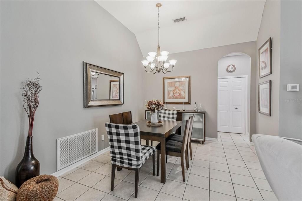 En Venta: $439,900 (3 camas, 2 baños, 1820 Pies cuadrados)