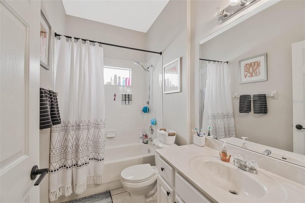En Venta: $439,900 (3 camas, 2 baños, 1820 Pies cuadrados)