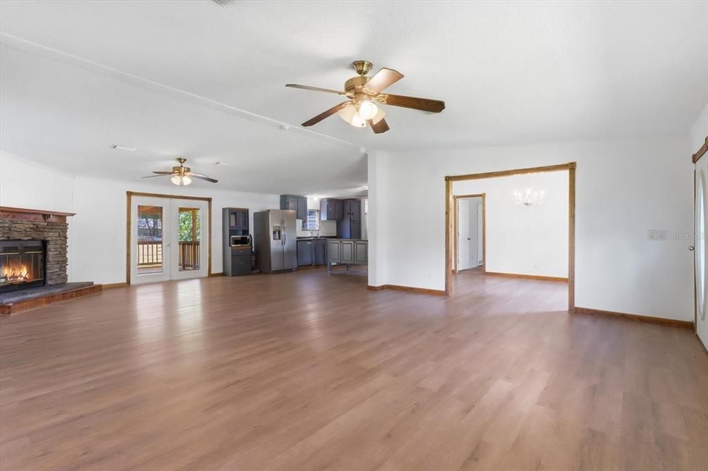 For Sale: $250,000 (5 beds, 3 baths, 2356 Square Feet)