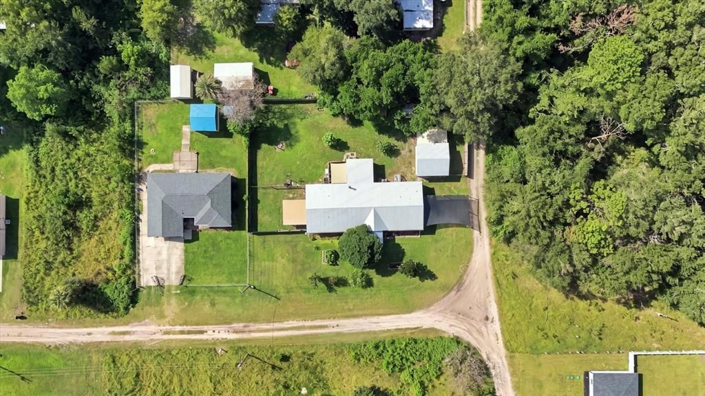 For Sale: $250,000 (5 beds, 3 baths, 2356 Square Feet)