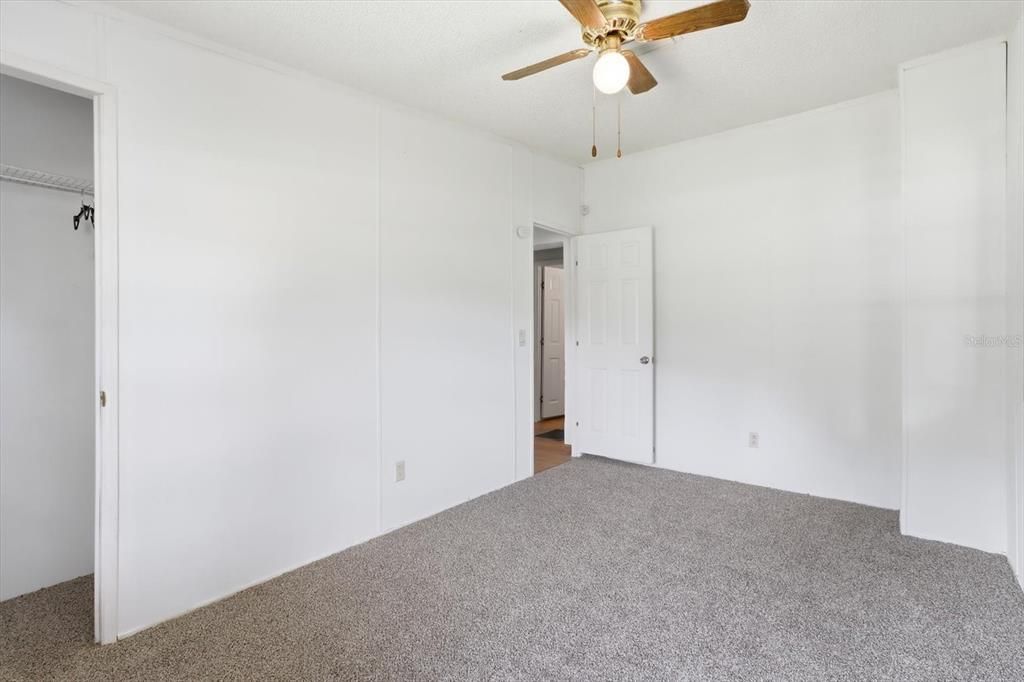 For Sale: $250,000 (5 beds, 3 baths, 2356 Square Feet)