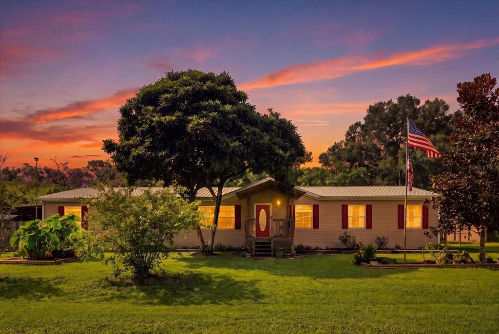 For Sale: $250,000 (5 beds, 3 baths, 2356 Square Feet)