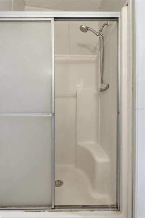 For Sale: $250,000 (5 beds, 3 baths, 2356 Square Feet)