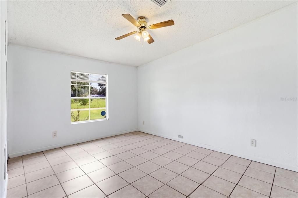 For Sale: $250,000 (5 beds, 3 baths, 2356 Square Feet)