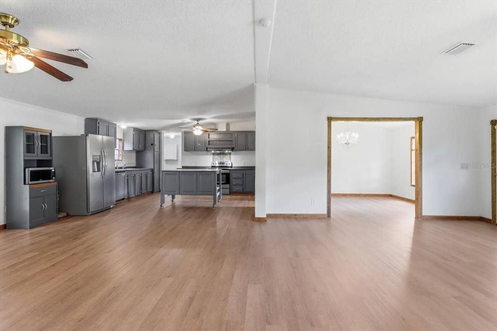 For Sale: $250,000 (5 beds, 3 baths, 2356 Square Feet)